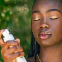 Dewy & Illuminating Setting Sprays 14 Dewy & Illuminating Setting Sprays -Costetic Make-up Store Illuminating Setting Spray Model 5