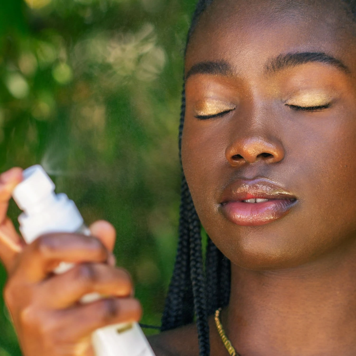 Dewy & Illuminating Setting Sprays 8 Dewy & Illuminating Setting Sprays - Image 6