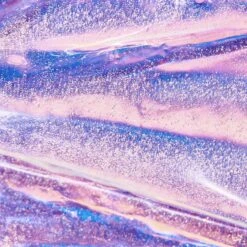 Lottie Shimmer Lip Glaze - Be Proud 23 Lottie Shimmer Lip Glaze - Be Proud -Costetic Make-up Store LFC003 Lottie London Pride 2023 Shimmer Lipglaze Be Proud Texture 2