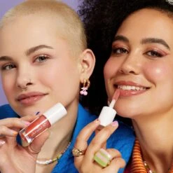 Plumped AF Lipgloss 40 Plumped AF Lipgloss -Costetic Make-up Store LGP001 Lottie Plumped AF Model Group 2