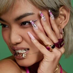 Lottie X Chaun Legend Stay Press'd- Baby Girl 18 Lottie X Chaun Legend Stay Press'd- Baby Girl -Costetic Make-up Store Lottie Chaun Legend Press On Nails Graffiti Model 5