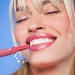 Cheeky Kiss Lip & Cheek Stick -Costetic Make-up Store Lottie Cheeky Kiss Just My Type Model Diana Hero 1