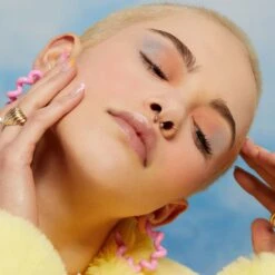 Colour Cloud 32 Colour Cloud -Costetic Make-up Store Lottie Colour Cloud Model Flo Pink Slip and Sky Blue 1