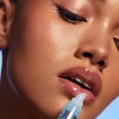 Gloss'd Made Ya' Smile -Costetic Make-up Store Lottie Glossd Made Ya Smile Model Cassy Application