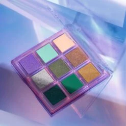 Lottie Palette - Emerald Euphoria -Costetic Make-up Store Lottie Holiday Collection 2022 Eye Palette Creative 2