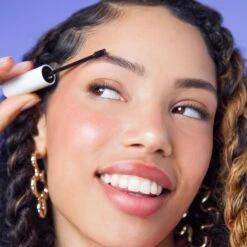 Megabrow Brow Glaze 17 Megabrow Brow Glaze -Costetic Make-up Store Lottie Mega Brow Brown Glaze Model Tallulah Application 2