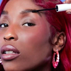 Megabrow Brow Glaze 14 Megabrow Brow Glaze -Costetic Make-up Store Lottie Mega Brow Brown Glaze Model Tanatswa Application