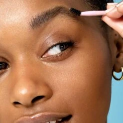 Mega Brow Eyebrow Wax 14 Mega Brow Eyebrow Wax -Costetic Make-up Store Lottie Mega Brow Model Sasha Application Macro