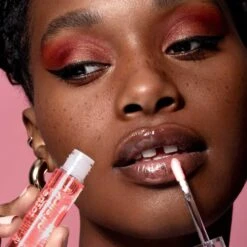 Oil Slick 30 Oil Slick -Costetic Make-up Store Lottie Oil Slick Peachy Cheeks Model 2