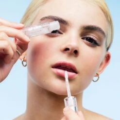 Everyday Kit 26 Everyday Kit -Costetic Make-up Store Lottie Oil Slick Vanilla Whip Model 2 81c37929 6910 4d0c 9f04 06a2c4af6558