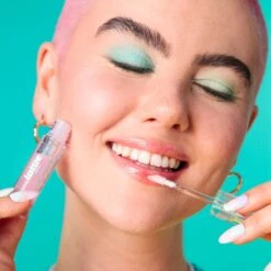 Oil Slick 27 Oil Slick -Costetic Make-up Store Lottie Oil Slick Watermelon Sugar Model Application