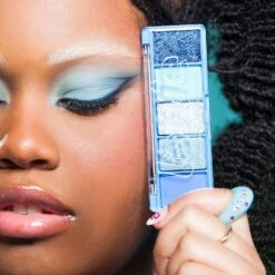 Lottie Palette - Cosmic Love 22 Lottie Palette - Cosmic Love -Costetic Make-up Store Lottie Pride 2023 Model Aziza Cosmic Love Palette and Be Proud Lipglaze Palette 1