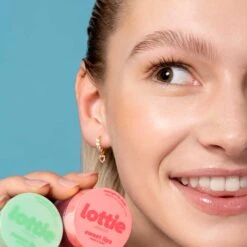 Sweet Lips 30 Sweet Lips -Costetic Make-up Store Lottie Sweet Lips Model Olivia Hero