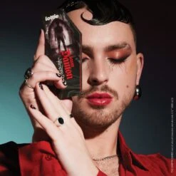 The Vampire Diaries X Eyeshadow Palette - Team Damon 14 The Vampire Diaries X Eyeshadow Palette - Team Damon -Costetic Make-up Store Lottie Vampire Diaries Model Dan Look 2 Damon Palette Focus