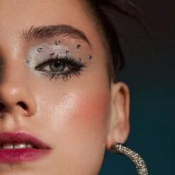 The Vampire Diaries X Superfake Mascara -Costetic Make-up Store Lottie Vampire Diaries Model Eryn Look 1 Macro