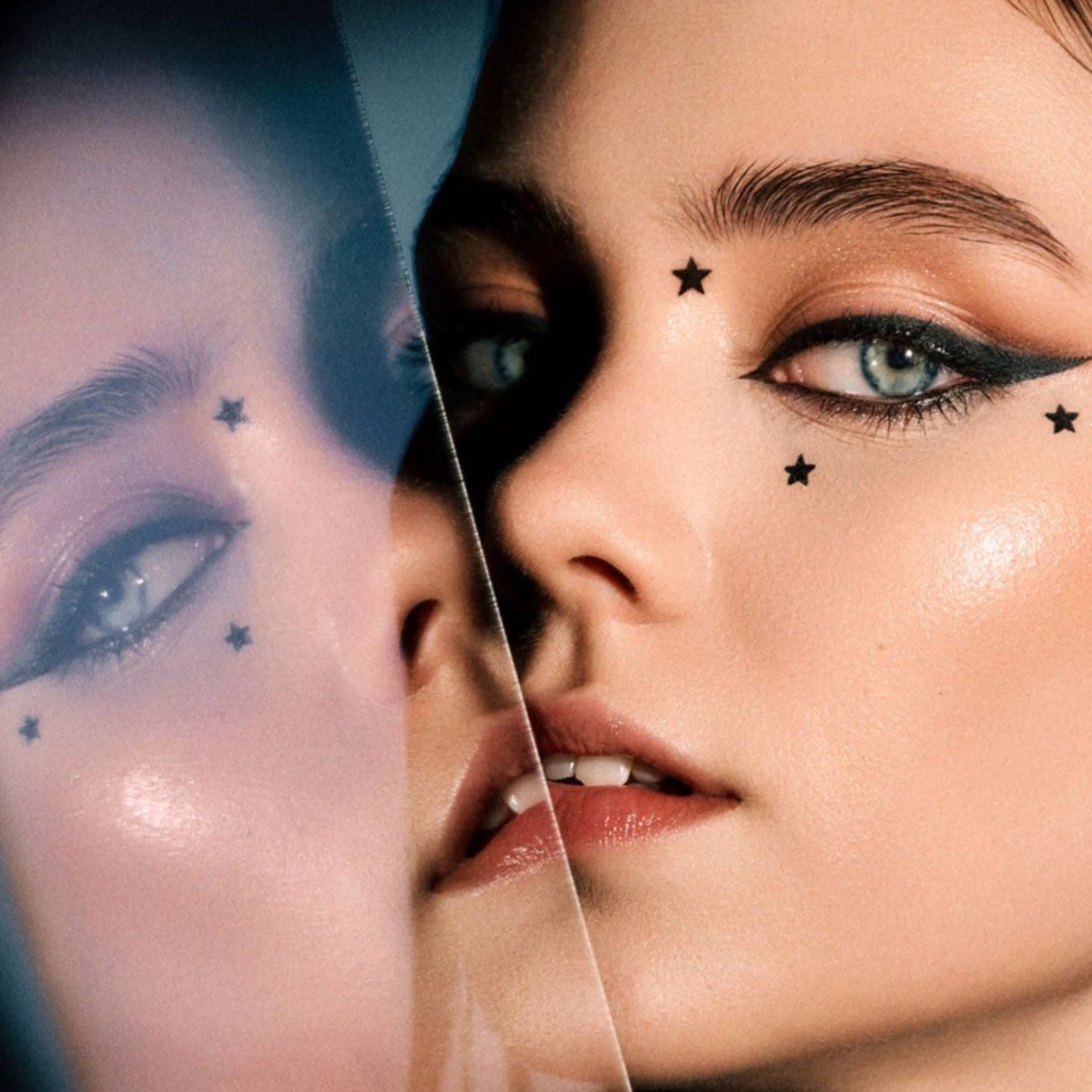 The Vampire Diaries X Eyeshadow Palette - Team Stefan 7 The Vampire Diaries X Eyeshadow Palette - Team Stefan - Image 5