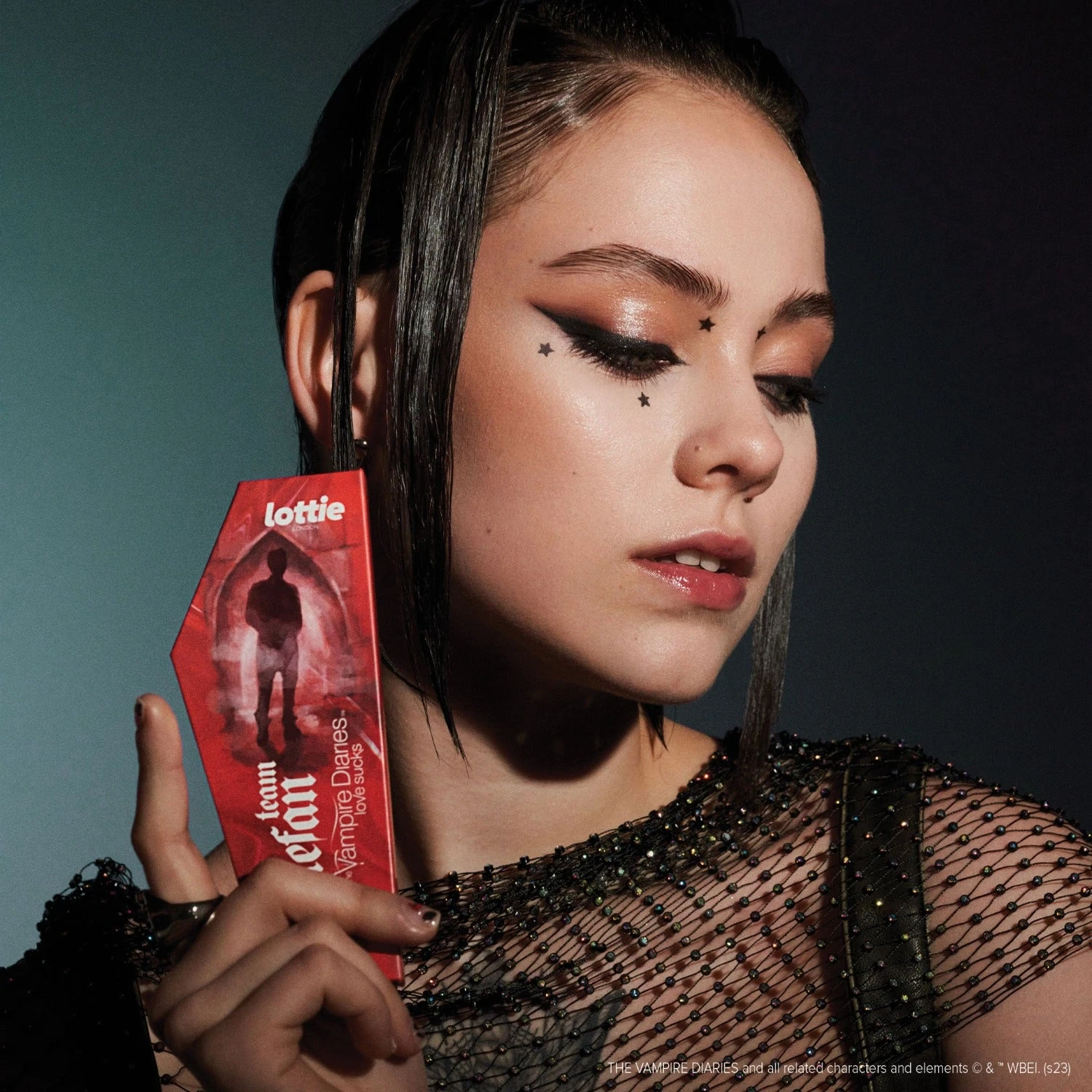 The Vampire Diaries X Eyeshadow Palette - Team Stefan 4 The Vampire Diaries X Eyeshadow Palette - Team Stefan - Image 2