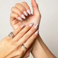 Costetic Make-up Store 25 Costetic Make-up Store -Costetic Make-up Store Lottie x KimKim Stay Pressd Groovy Chrome Hand 2