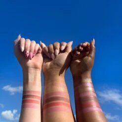 Outer Banks The Pogues Face & Eye Palette 12 Outer Banks The Pogues Face & Eye Palette -Costetic Make-up Store Palette Arm Swatch1