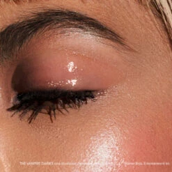 The Vampire Diaries Mystery Bag 12 The Vampire Diaries Mystery Bag -Costetic Make-up Store Vampire diaries eyegloss 1 b0cb7a9d 5638 4254 948c 25a136d2a907